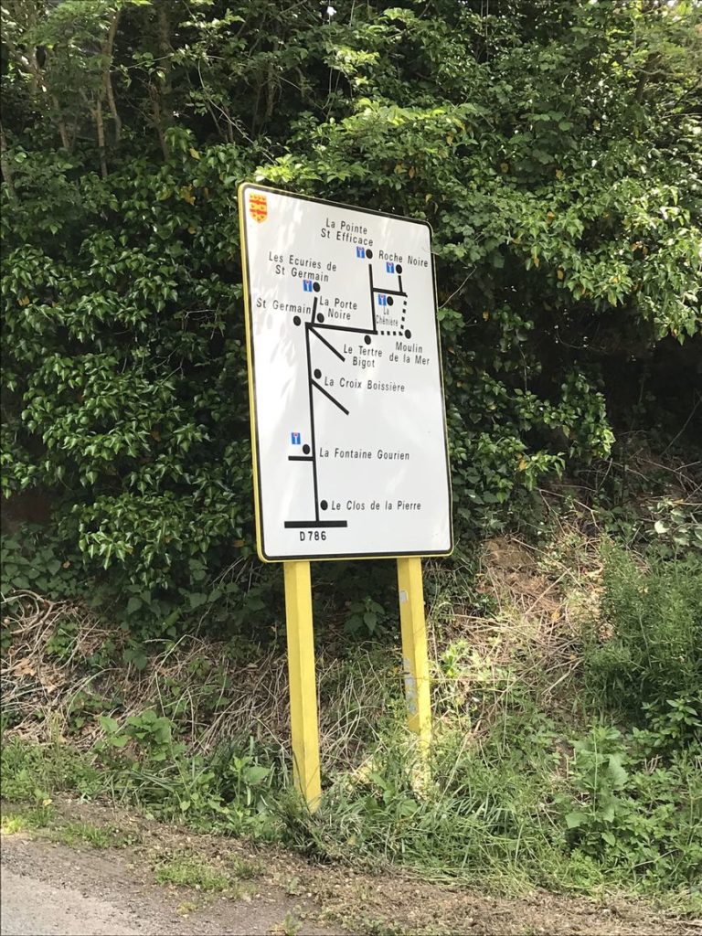 Panneau descriptif du quartier en Bretagne