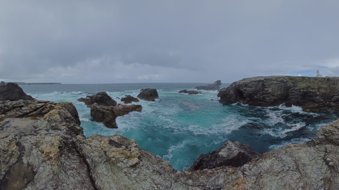 Belle-ile-en-mer : Sauzon, Pointe des Poulains, Grotte de l&rsquo;Apothicaire